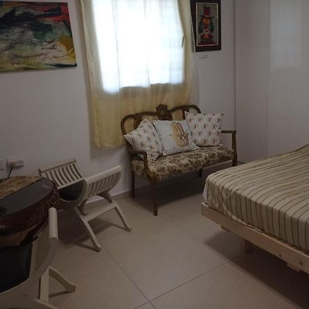 New! Great Location! Vibrant Downtown, Talpiot Market, Flea Market, Carmel Beach, Close To Everywhere Apartamento Haifa Exterior foto