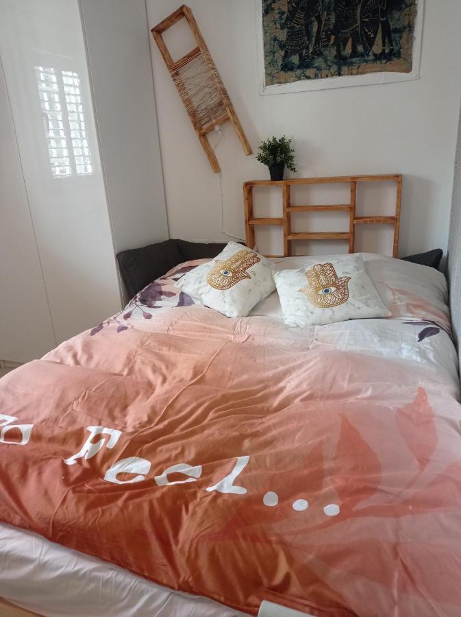 New! Great Location! Vibrant Downtown, Talpiot Market, Flea Market, Carmel Beach, Close To Everywhere Apartamento Haifa Exterior foto